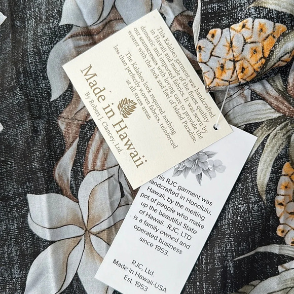 NWT Robert J Clancey Hawaiian Aloha  Shirt made in Hawaii - Grey Floral - S - Picture 4 of 4